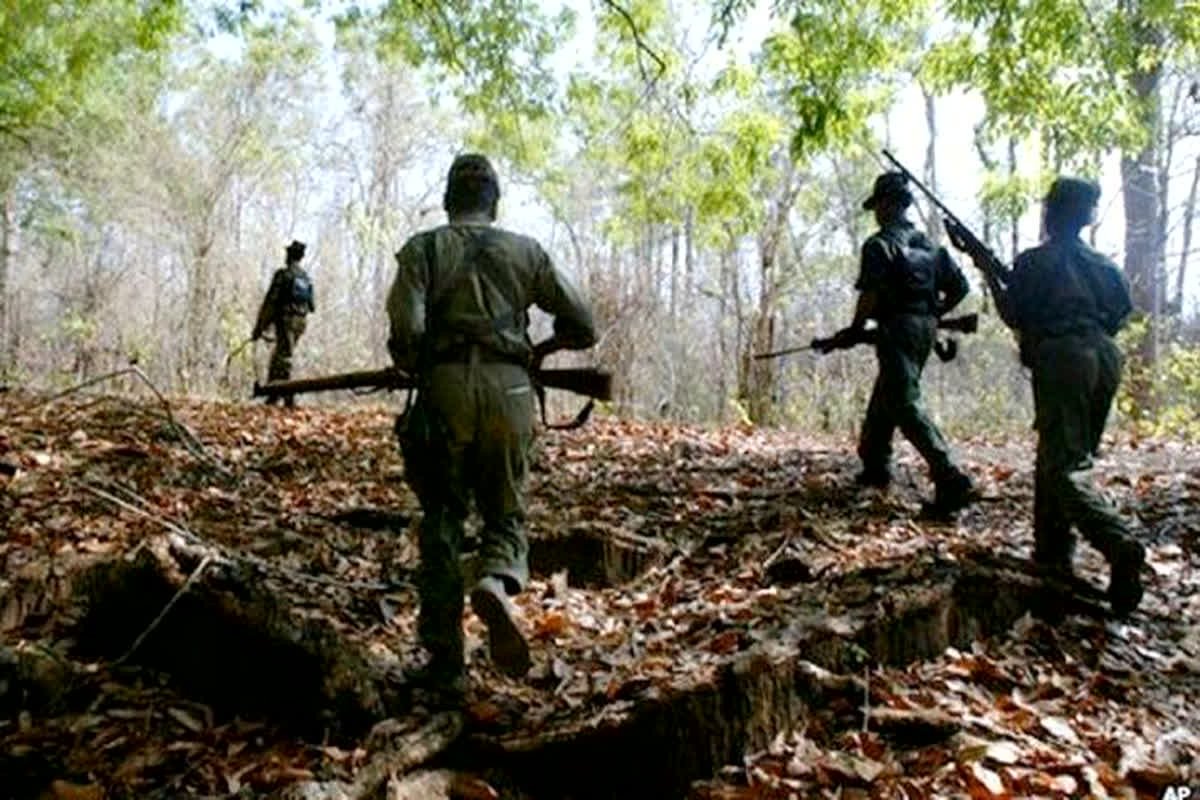 Naxalites kidnapped 4 laborers